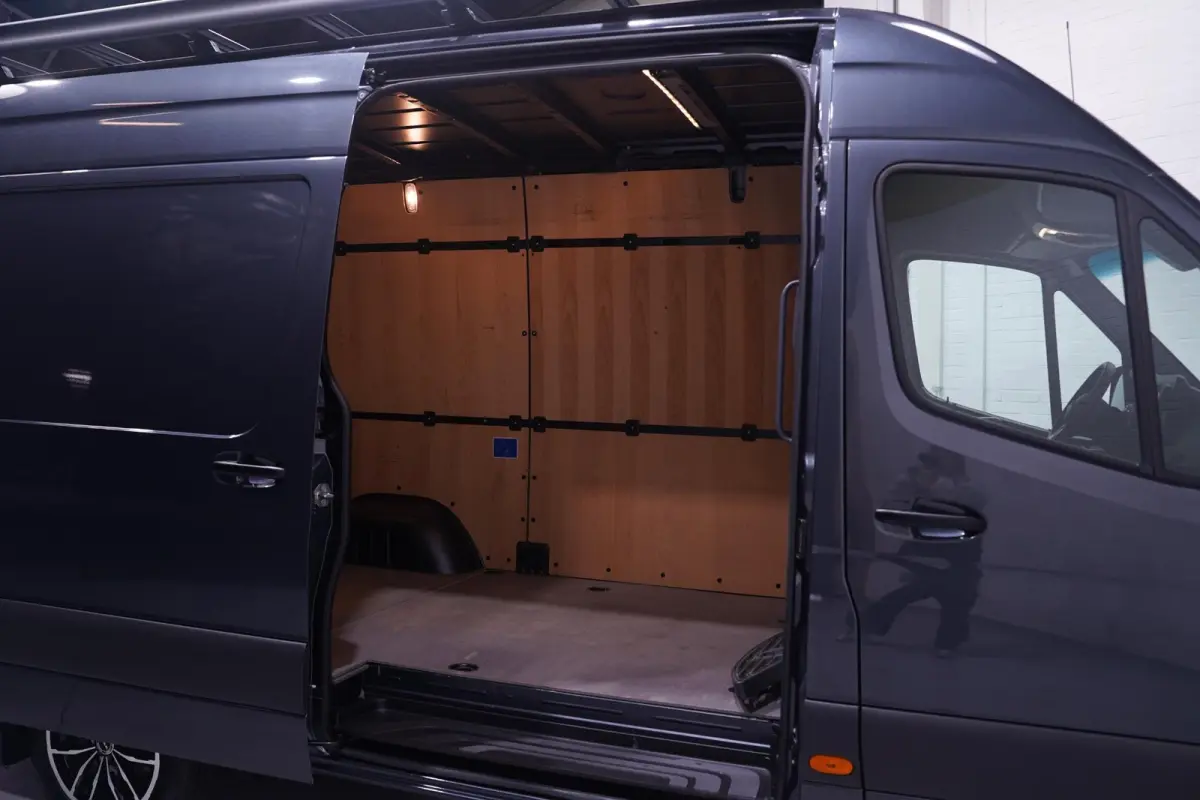 319 CDI 190 pk Aut. L2H2 Navi, Trekhaak 3.500 kg Imperiaal met Trap, 18" LMV, Camera, Cruise Control, 3-Zits