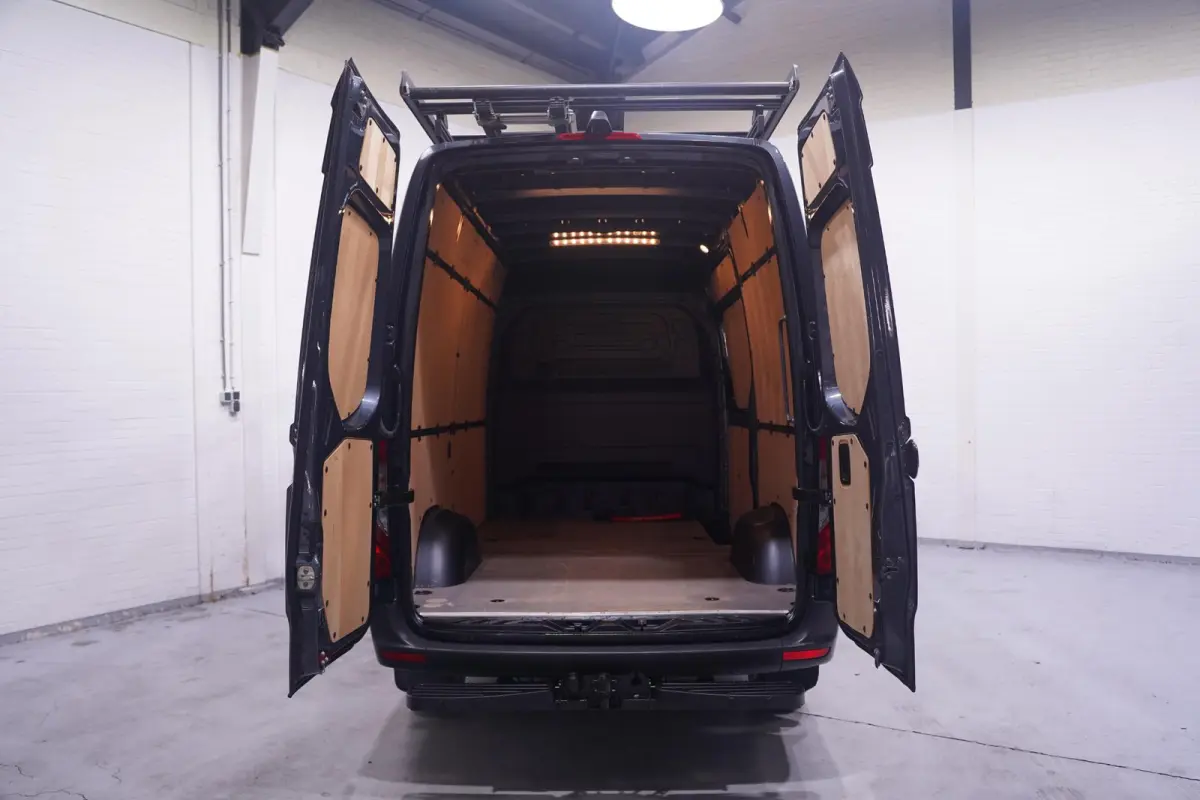 319 CDI 190 pk Aut. L2H2 Navi, Trekhaak 3.500 kg Imperiaal met Trap, 18" LMV, Camera, Cruise Control, 3-Zits