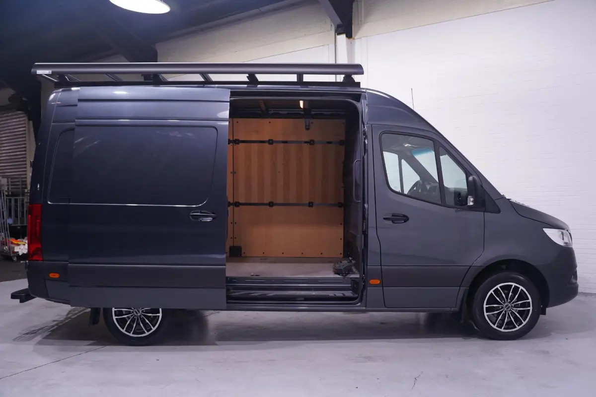 319 CDI 190 pk Aut. L2H2 Navi, Trekhaak 3.500 kg Imperiaal met Trap, 18" LMV, Camera, Cruise Control, 3-Zits