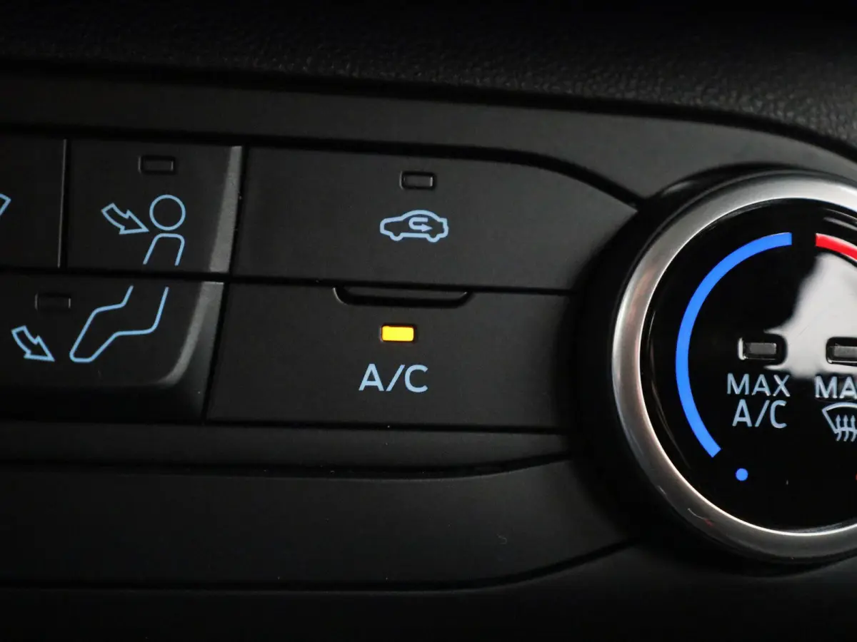 1.0 EcoBoost Connected | Airco | Cruise Control | Bluetooth | Elektrische Ramen Voor | DAB |