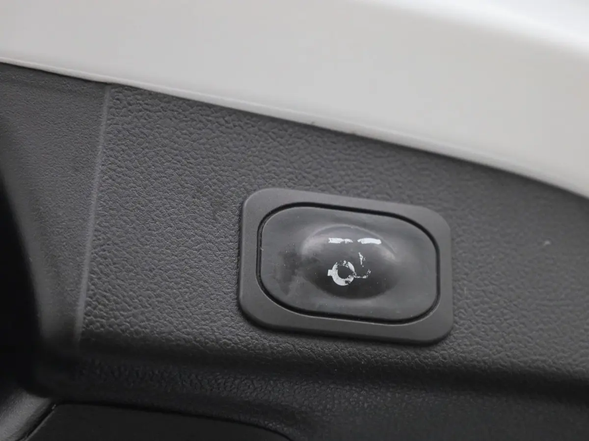 1.0 EcoBoost Hybrid ST Line X Business | Elekt. Achterklep | Stoel Stuur En Voorruit Verwarming | Navigatie | Adaptieve Cruise Control | Achteruitrijdcamera |