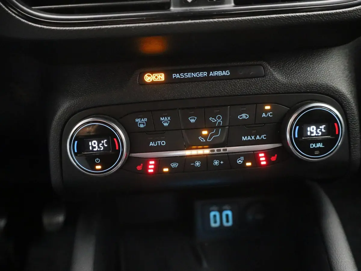 1.0 EcoBoost Hybrid ST Line X Business | Elekt. Achterklep | Stoel Stuur En Voorruit Verwarming | Navigatie | Adaptieve Cruise Control | Achteruitrijdcamera |