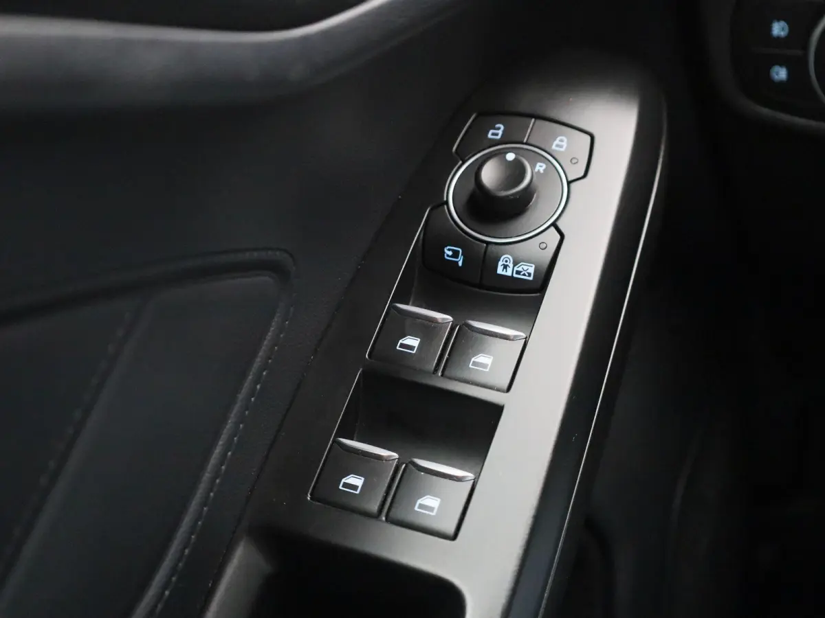 1.0 EcoBoost Hybrid ST Line X Business | Elekt. Achterklep | Stoel Stuur En Voorruit Verwarming | Navigatie | Adaptieve Cruise Control | Achteruitrijdcamera |