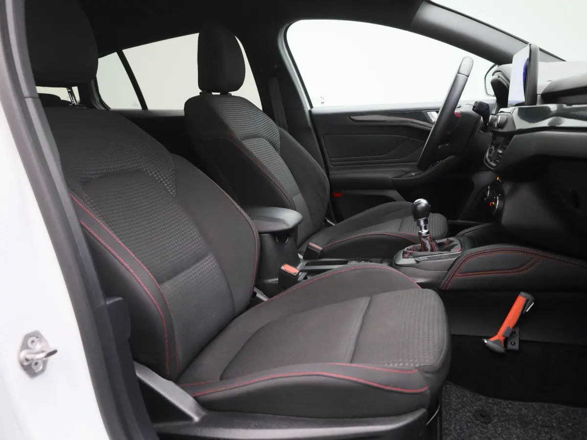 1.0 EcoBoost Hybrid ST Line X Business | Elekt. Achterklep | Stoel Stuur En Voorruit Verwarming | Navigatie | Adaptieve Cruise Control | Achteruitrijdcamera |