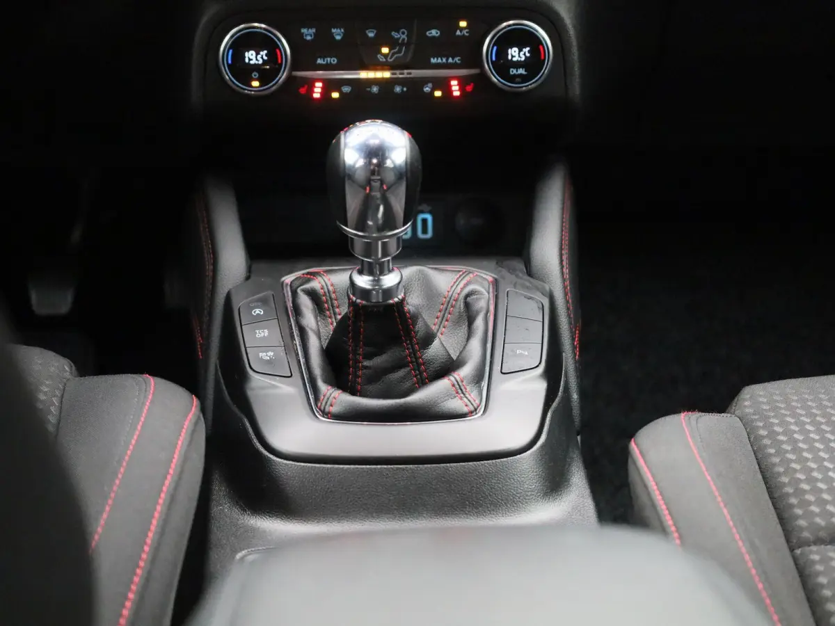 1.0 EcoBoost Hybrid ST Line X Business | Elekt. Achterklep | Stoel Stuur En Voorruit Verwarming | Navigatie | Adaptieve Cruise Control | Achteruitrijdcamera |