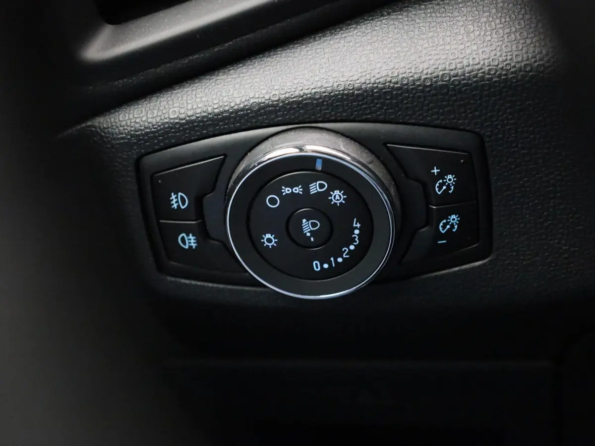 1.0 EcoBoost Titanium | Trekhaak | B&O Audiosysteem | Cruise Control | Navigatie | Parkeersensoren Achter | Klimaat Controle |