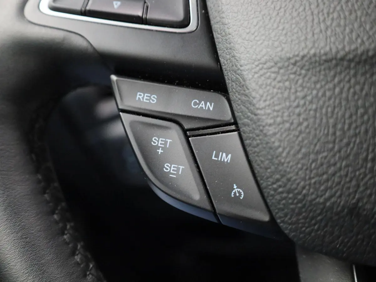 1.0 EcoBoost Titanium | Trekhaak | B&O Audiosysteem | Cruise Control | Navigatie | Parkeersensoren Achter | Klimaat Controle |