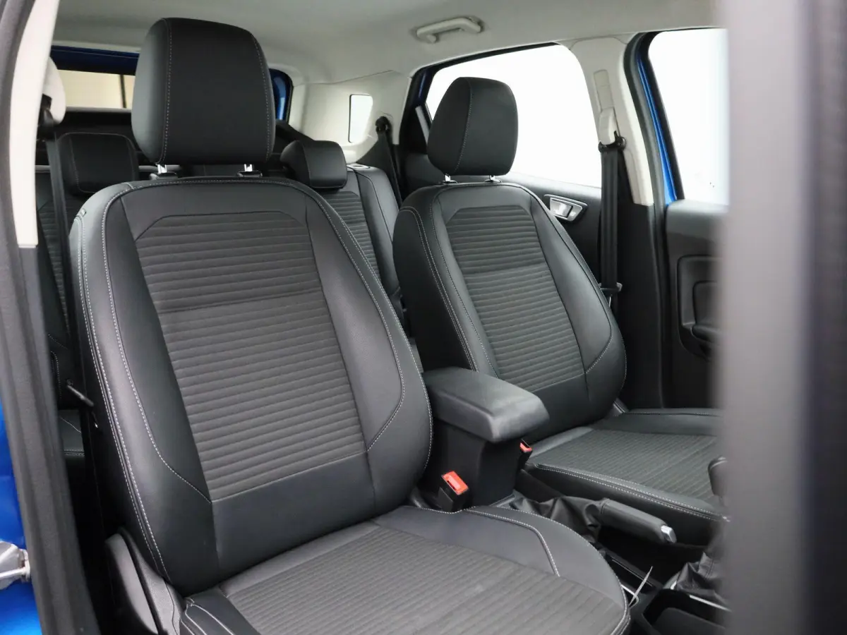 1.0 EcoBoost Titanium | Trekhaak | B&O Audiosysteem | Cruise Control | Navigatie | Parkeersensoren Achter | Klimaat Controle |