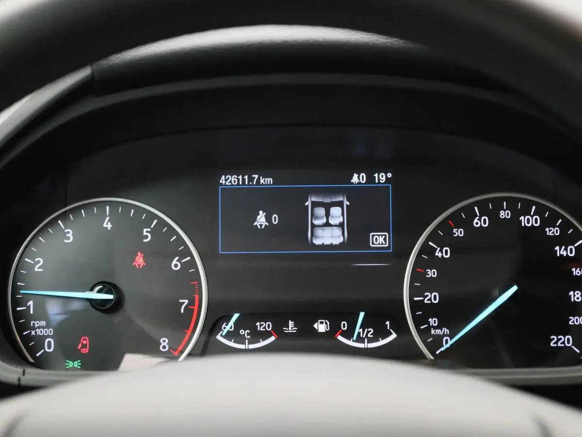 1.0 EcoBoost Titanium | Trekhaak | B&O Audiosysteem | Cruise Control | Navigatie | Parkeersensoren Achter | Klimaat Controle |