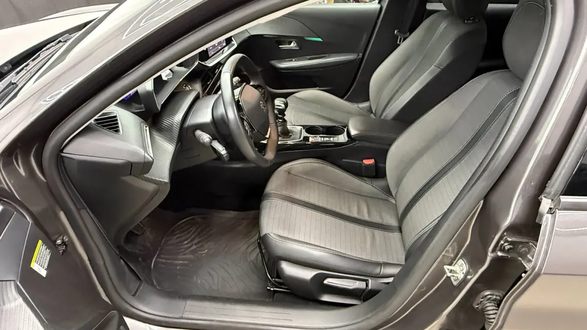 1.2 Allure 3D virtual display, Carplay cruise control, achteruit camera, stoelverwarming