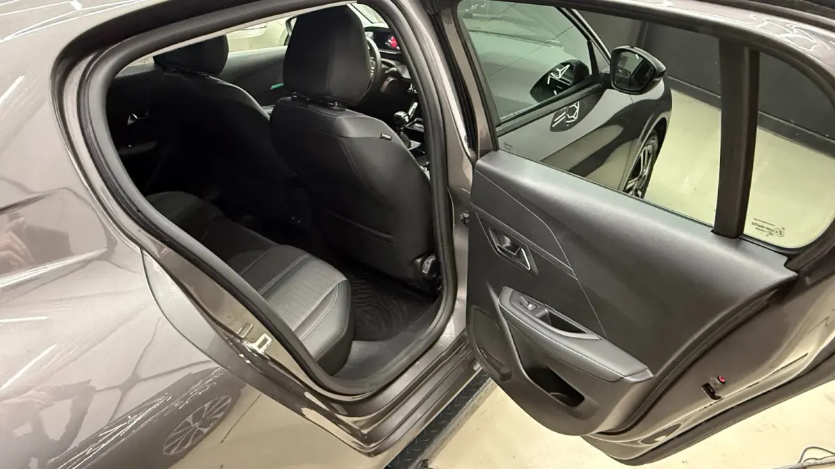 1.2 Allure 3D virtual display, Carplay cruise control, achteruit camera, stoelverwarming