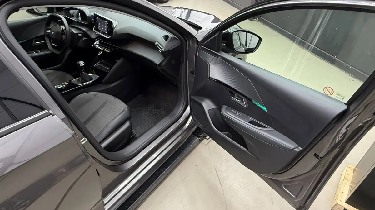 1.2 Allure 3D virtual display, Carplay cruise control, achteruit camera, stoelverwarming