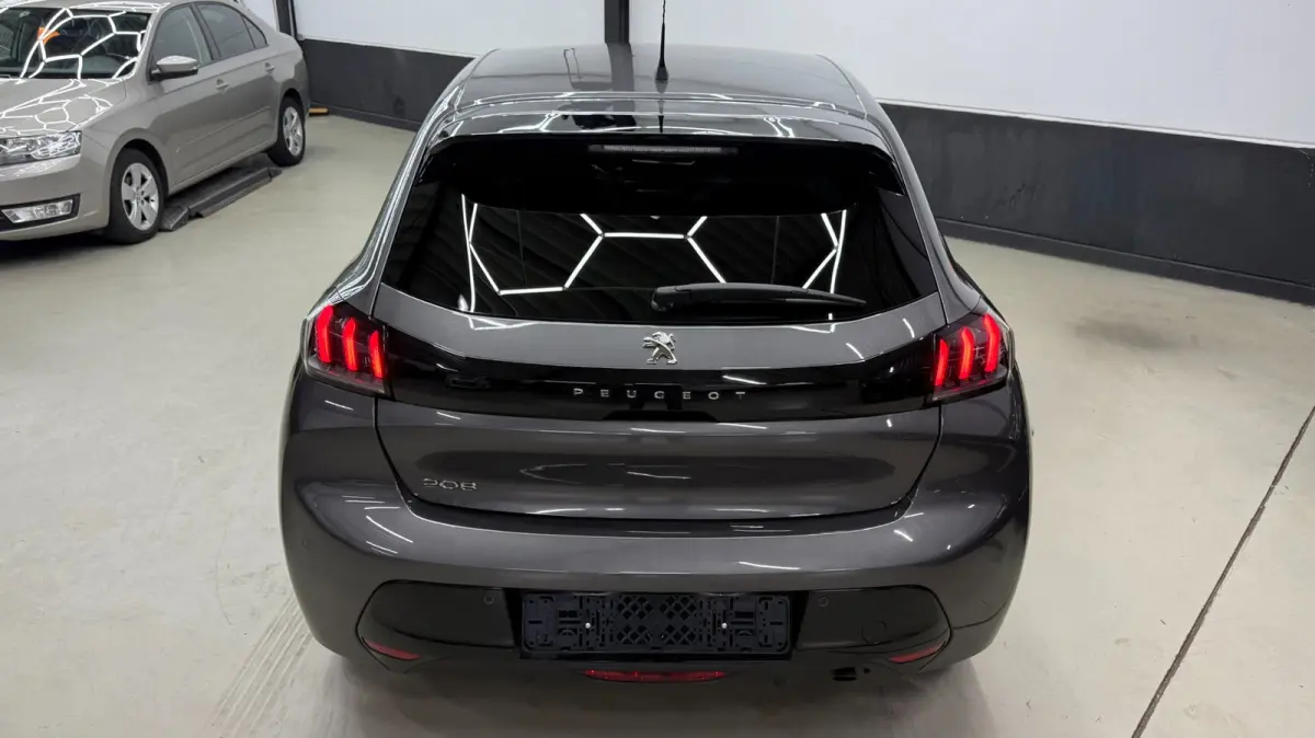 1.2 Allure 3D virtual display, Carplay cruise control, achteruit camera, stoelverwarming