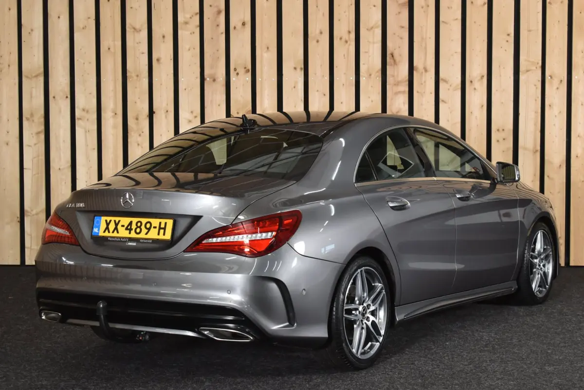 180 AMG 62dkm Trekhaak Dealerauto NL-auto LED Stoelverw. 18"4S + Nwe APK