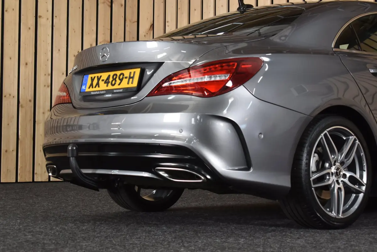 180 AMG 62dkm Trekhaak Dealerauto NL-auto LED Stoelverw. 18"4S + Nwe APK
