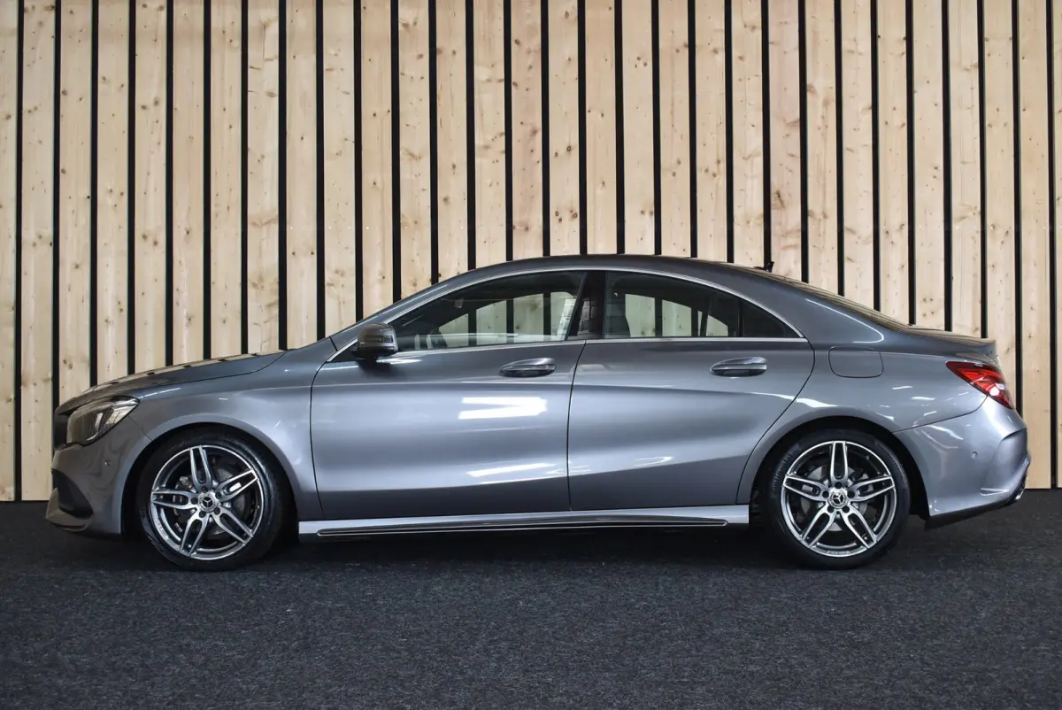 180 AMG 62dkm Trekhaak Dealerauto NL-auto LED Stoelverw. 18"4S + Nwe APK