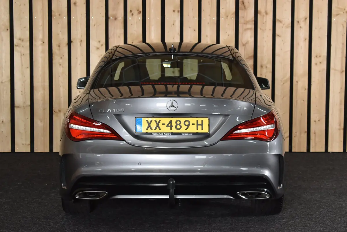180 AMG 62dkm Trekhaak Dealerauto NL-auto LED Stoelverw. 18"4S + Nwe APK