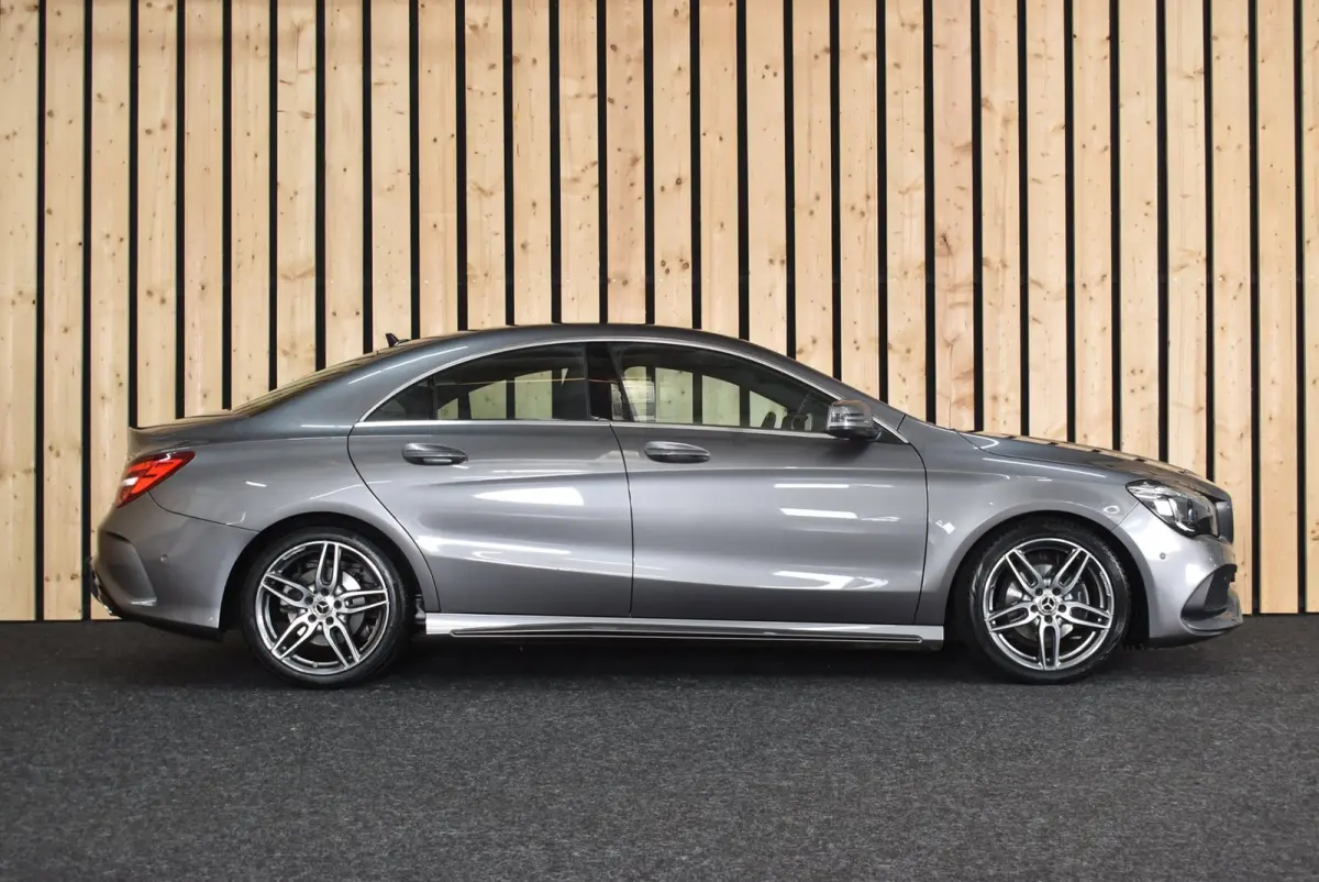 180 AMG 62dkm Trekhaak Dealerauto NL-auto LED Stoelverw. 18"4S + Nwe APK