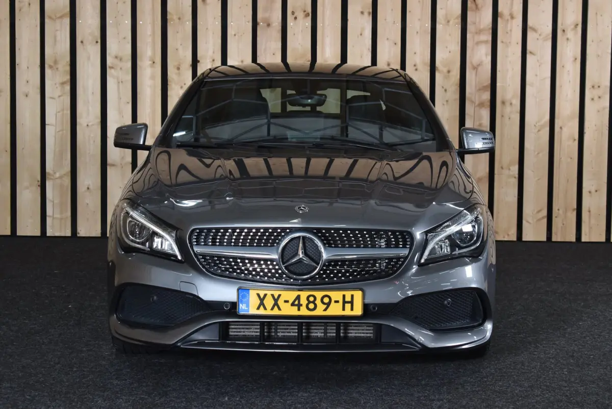 180 AMG 62dkm Trekhaak Dealerauto NL-auto LED Stoelverw. 18"4S + Nwe APK
