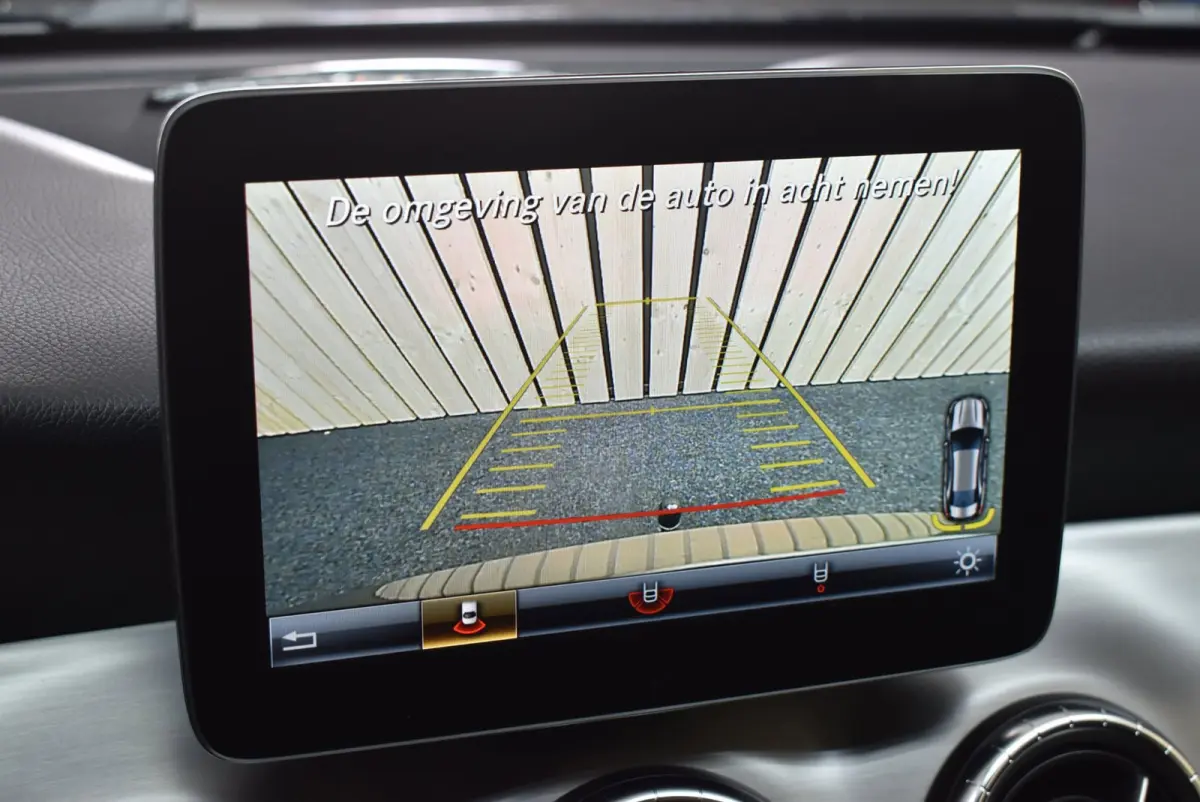 180 AMG 62dkm Trekhaak Dealerauto NL-auto LED Stoelverw. 18"4S + Nwe APK