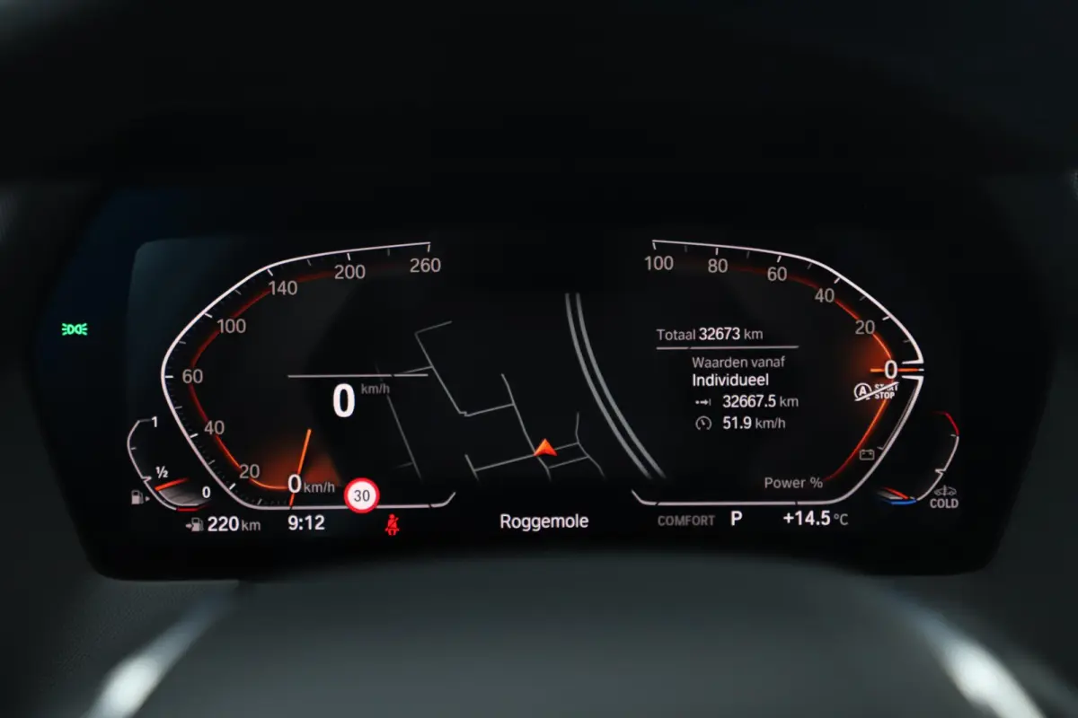 118i Automaat LMV Sportstoelen Half Leder Virtual Cockpit Navigatie Draadloos Carplay Sfeerverlichting Sport Velgen