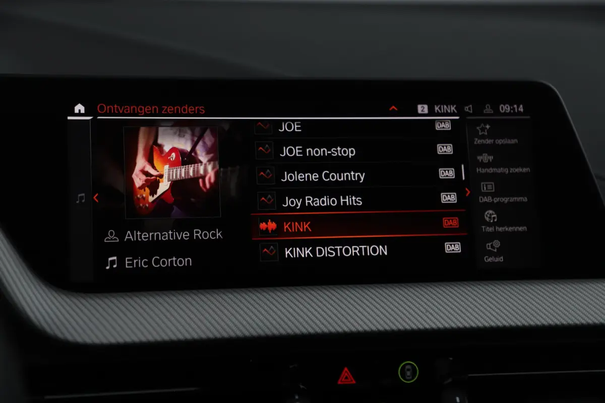 118i Automaat LMV Sportstoelen Half Leder Virtual Cockpit Navigatie Draadloos Carplay Sfeerverlichting Sport Velgen