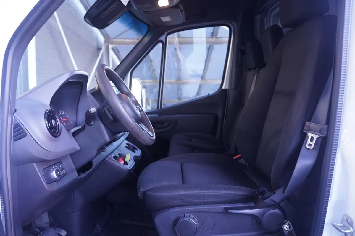 319 CDI 3.0 V6 190 pk Aut. L2H2 Trekhaak 3.500 kg Navi, Camera, Apple Carplay, Cruise Control, 3-Zits