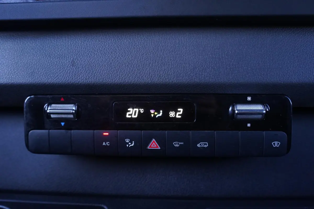 319 CDI 3.0 V6 190 pk Aut. L2H2 Trekhaak 3.500 kg Navi, Camera, Apple Carplay, Cruise Control, 3-Zits