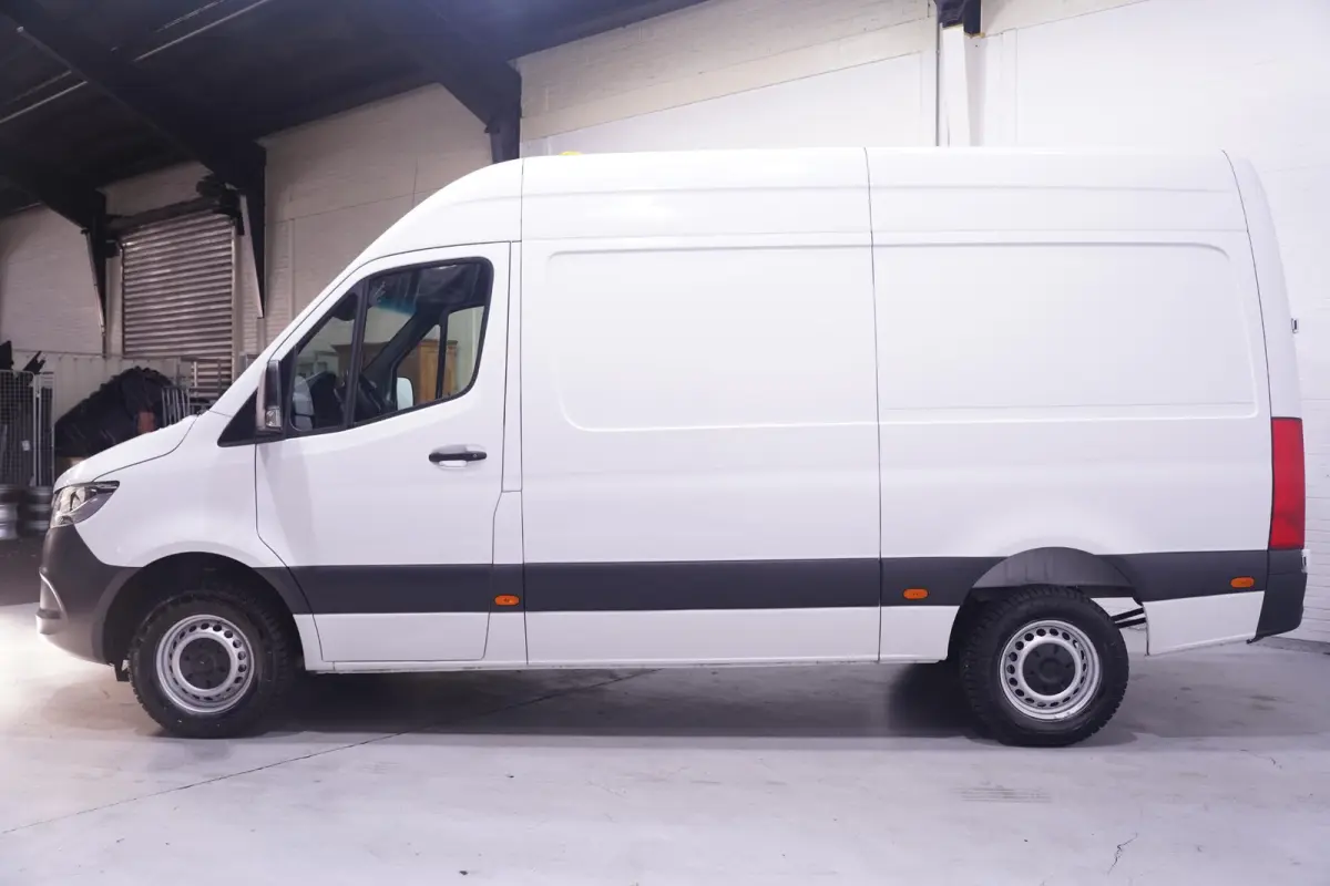 319 CDI 3.0 V6 190 pk Aut. L2H2 Trekhaak 3.500 kg Navi, Camera, Apple Carplay, Cruise Control, 3-Zits