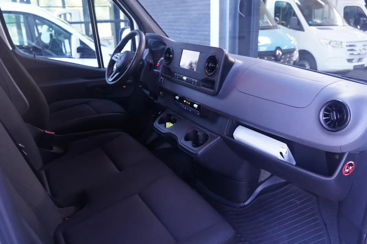 319 CDI 3.0 V6 190 pk Aut. L2H2 Trekhaak 3.500 kg Navi, Camera, Apple Carplay, Cruise Control, 3-Zits
