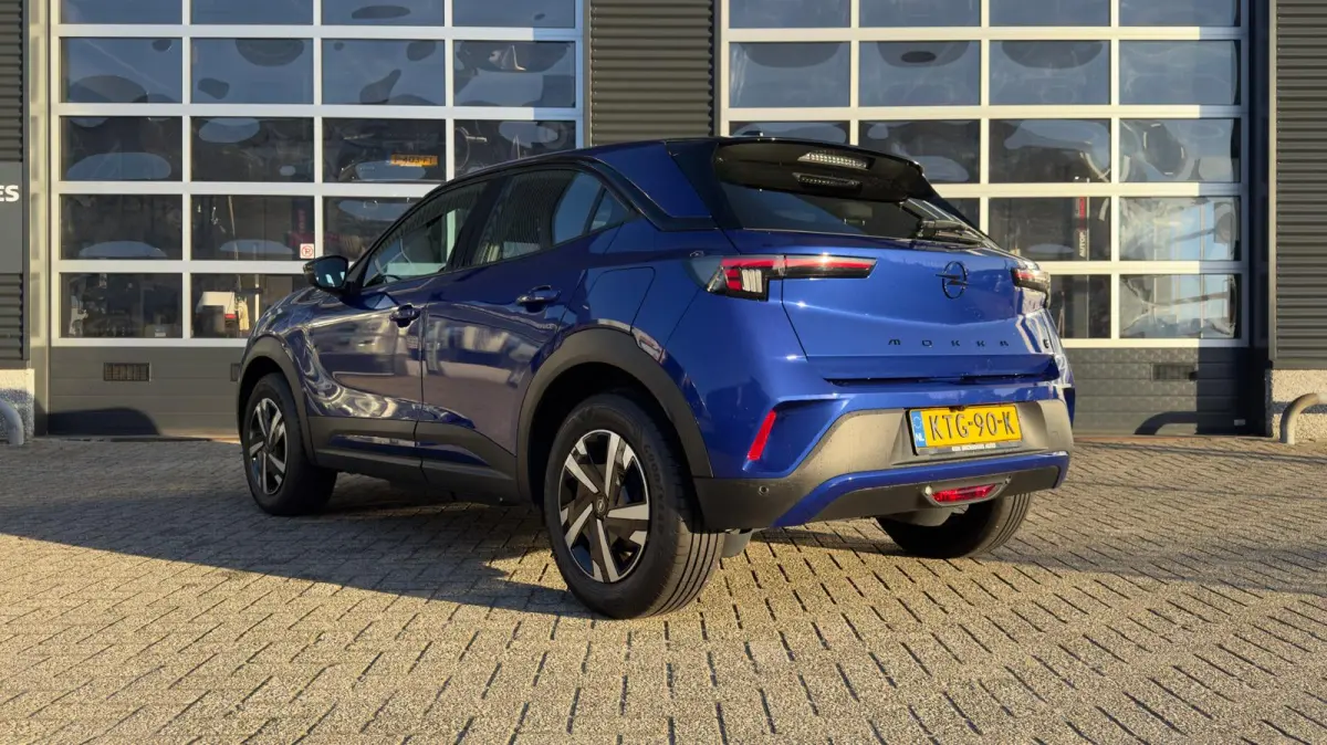 e - Edition | Camera | Dode hoek detectie | Apple Carplay / Android Auto | Draadloos opladen |