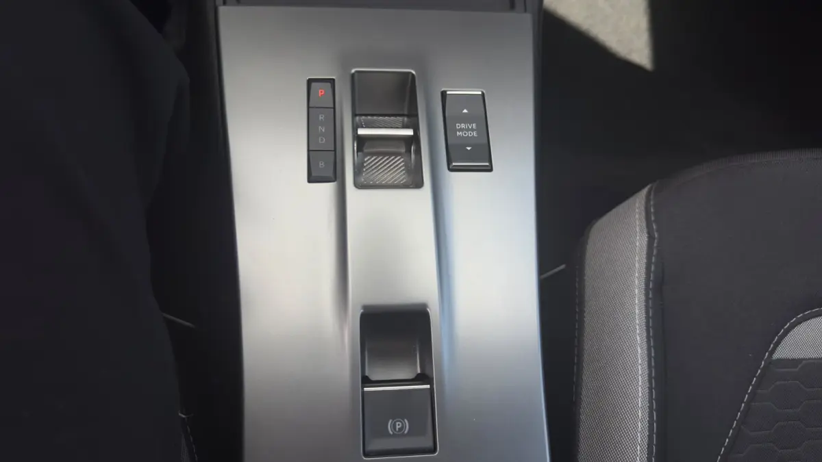 e - Edition | Camera | Dode hoek detectie | Apple Carplay / Android Auto | Draadloos opladen |