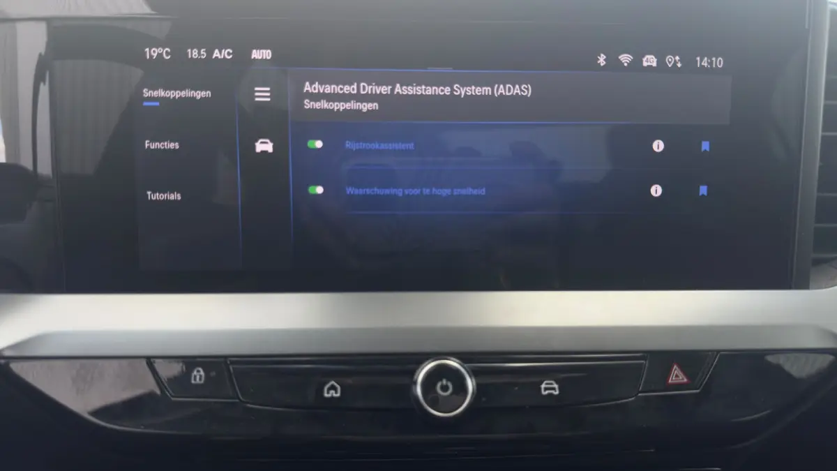 e - Edition | Camera | Dode hoek detectie | Apple Carplay / Android Auto | Draadloos opladen |