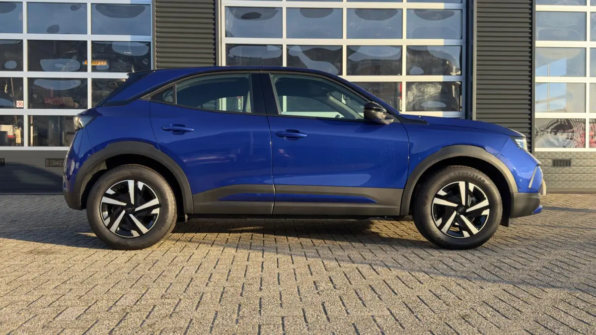 e - Edition | Camera | Dode hoek detectie | Apple Carplay / Android Auto | Draadloos opladen |