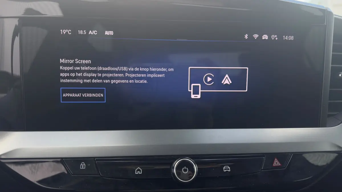 e - Edition | Camera | Dode hoek detectie | Apple Carplay / Android Auto | Draadloos opladen |