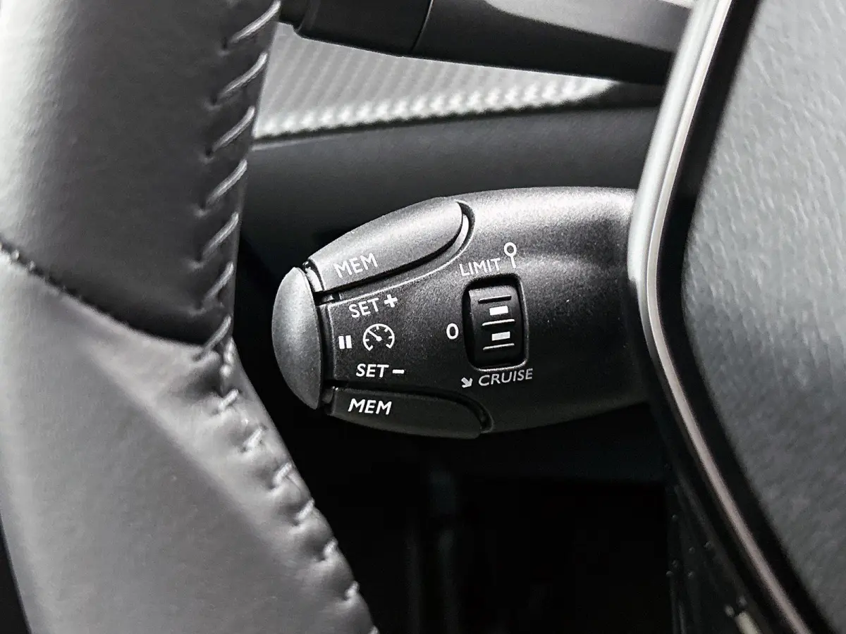 EV Business 51 kWh 156pk | DEMO | Extreem lage kilometerstand | Navigatie | Achteruitrijcamera | Cruise control | Climate control