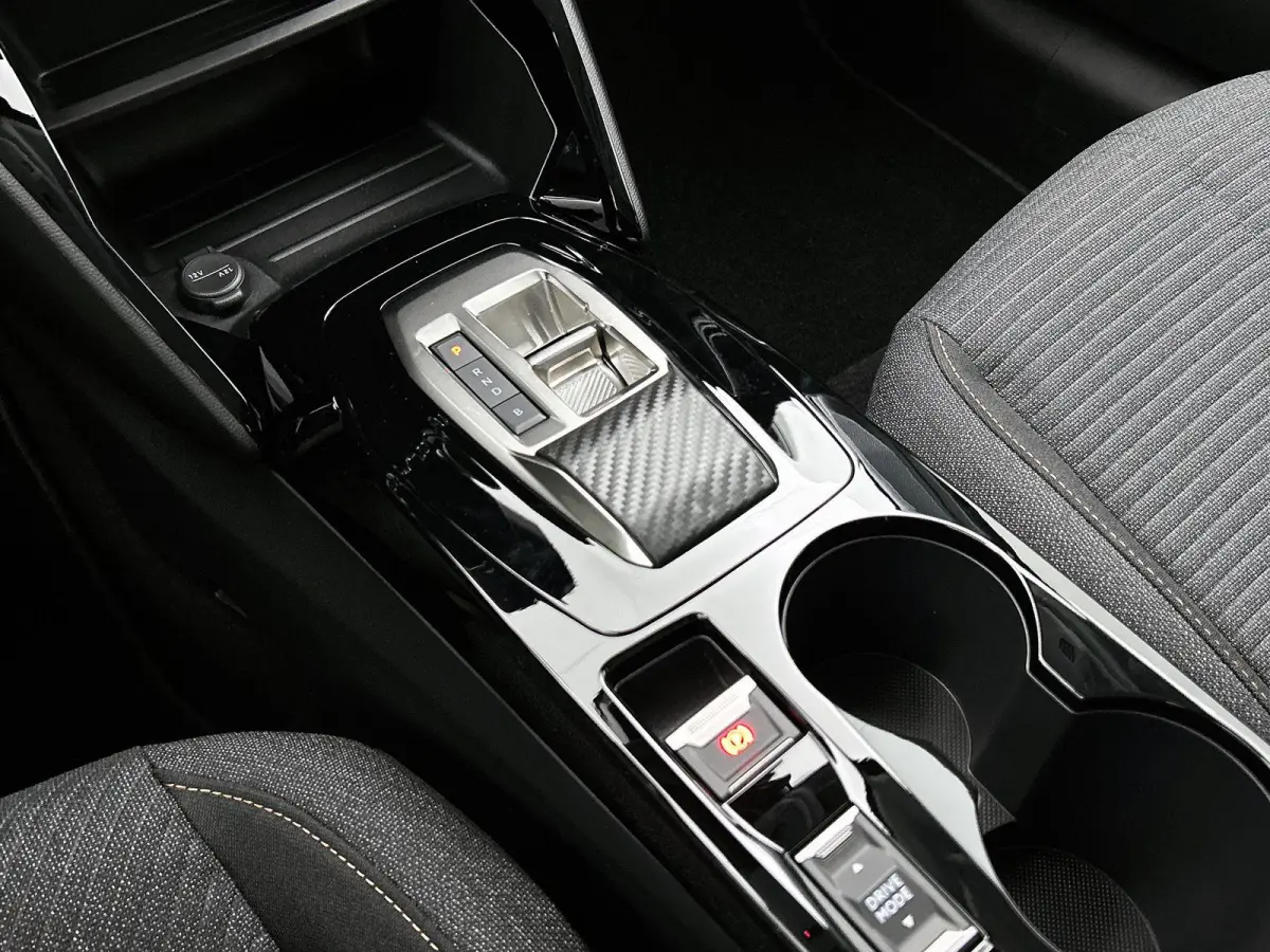 EV Business 51 kWh 156pk | DEMO | Extreem lage kilometerstand | Navigatie | Achteruitrijcamera | Cruise control | Climate control
