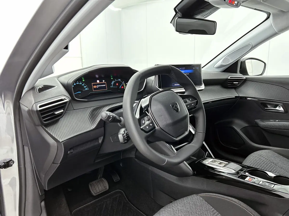 EV Business 51 kWh 156pk | DEMO | Extreem lage kilometerstand | Navigatie | Achteruitrijcamera | Cruise control | Climate control