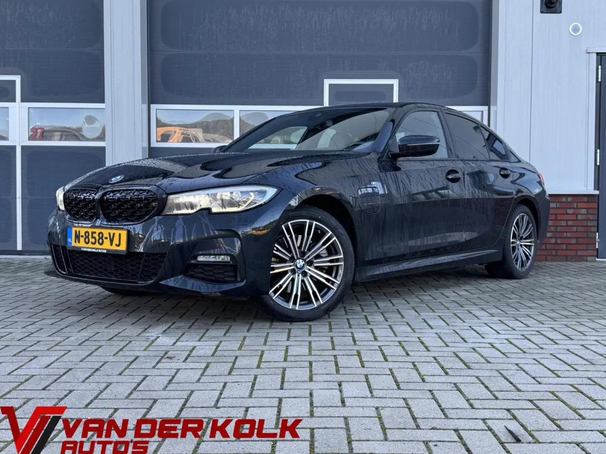 320e Business Edition Plus | Leder | Digital cockpit | Carplay | Navigatie | Stuur/Stoelverwaring | LED | DAB | Sensoren