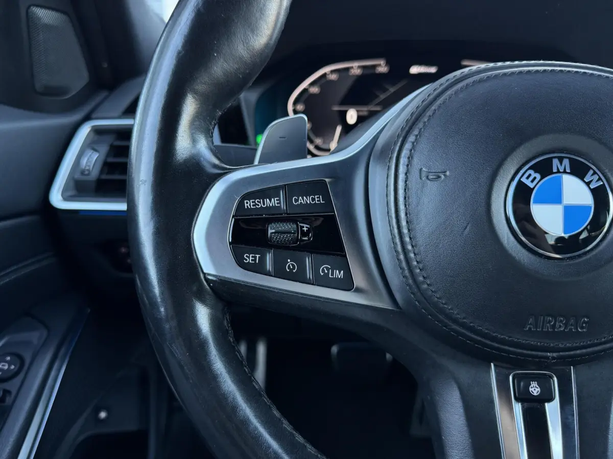 320e Business Edition Plus | Leder | Digital cockpit | Carplay | Navigatie | Stuur/Stoelverwaring | LED | DAB | Sensoren