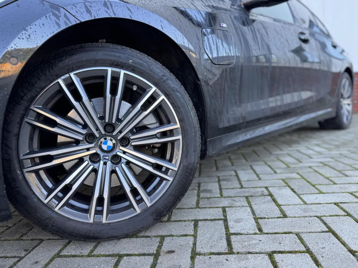 320e Business Edition Plus | Leder | Digital cockpit | Carplay | Navigatie | Stuur/Stoelverwaring | LED | DAB | Sensoren