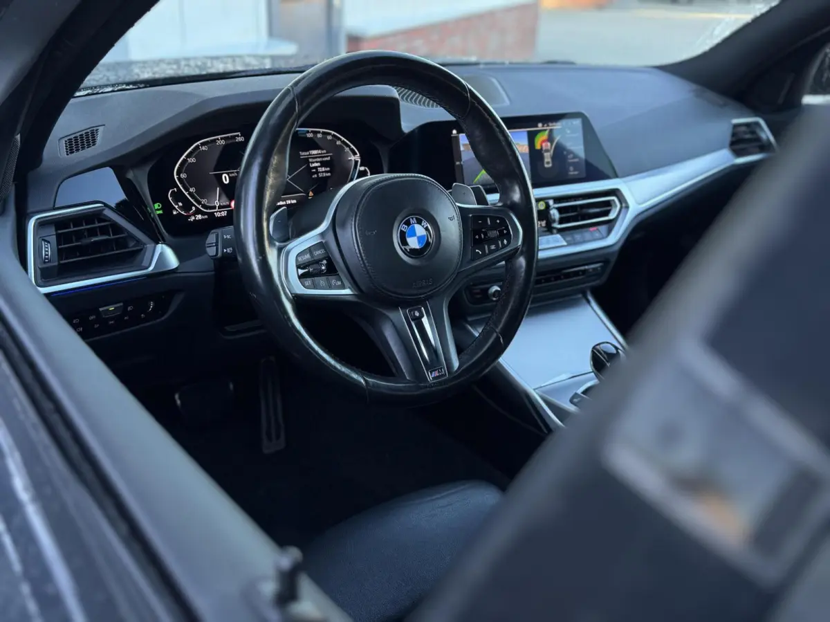 320e Business Edition Plus | Leder | Digital cockpit | Carplay | Navigatie | Stuur/Stoelverwaring | LED | DAB | Sensoren