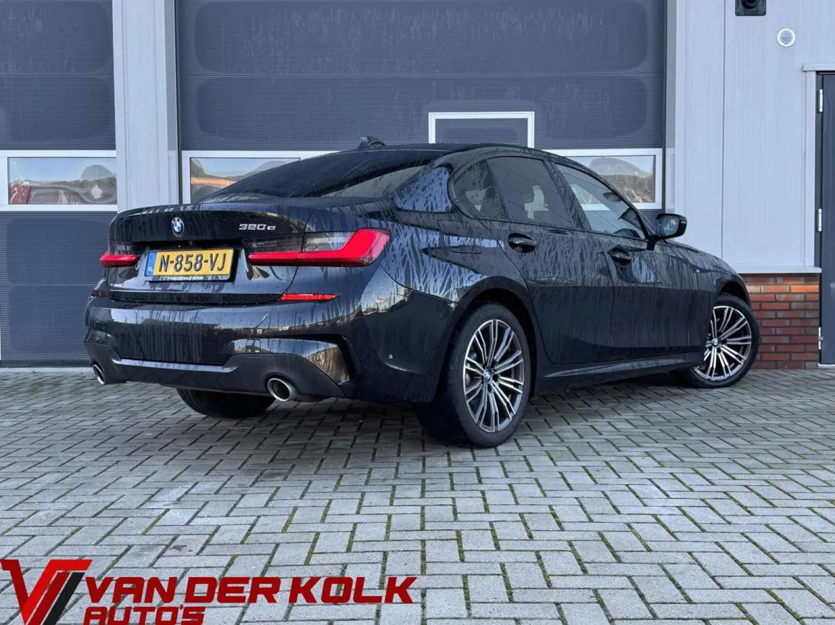 320e Business Edition Plus | Leder | Digital cockpit | Carplay | Navigatie | Stuur/Stoelverwaring | LED | DAB | Sensoren