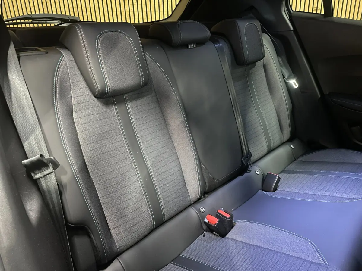 1.2 PureTech Allure Pack|AFN.TREKHAAK|1/2 LEDER|CAMERA|CARPLAY|CRUISE+CLIMATE CONTROL|LANE-ASSIST|NAVIGATIE|DASHCAM|