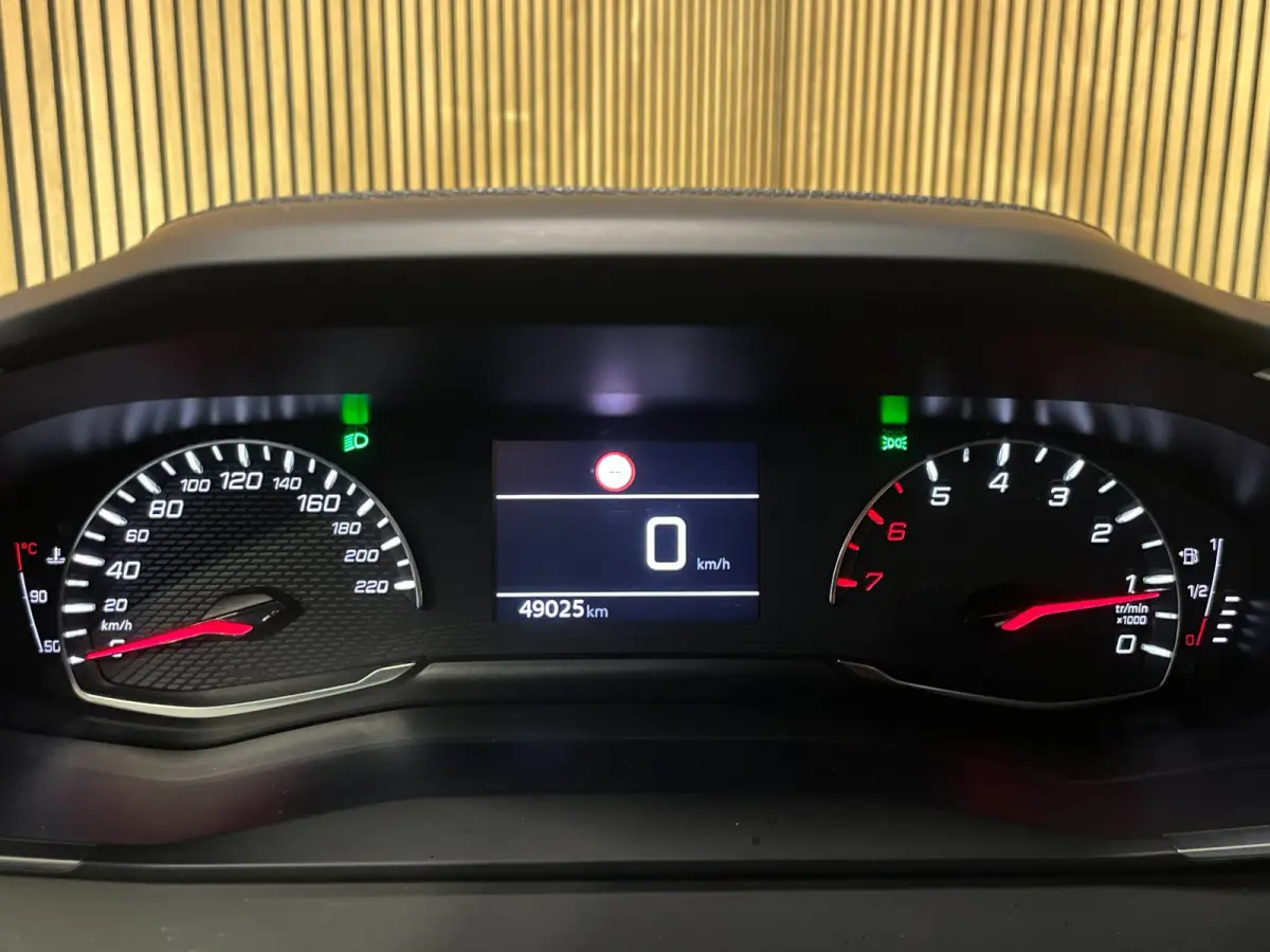1.2 PureTech Allure Pack|AFN.TREKHAAK|1/2 LEDER|CAMERA|CARPLAY|CRUISE+CLIMATE CONTROL|LANE-ASSIST|NAVIGATIE|DASHCAM|