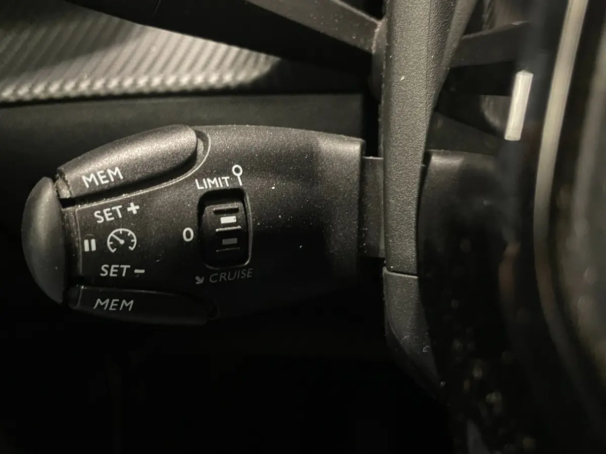 1.2 PureTech Allure Pack|AFN.TREKHAAK|1/2 LEDER|CAMERA|CARPLAY|CRUISE+CLIMATE CONTROL|LANE-ASSIST|NAVIGATIE|DASHCAM|