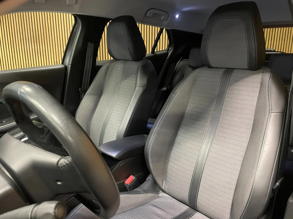 1.2 PureTech Allure Pack|AFN.TREKHAAK|1/2 LEDER|CAMERA|CARPLAY|CRUISE+CLIMATE CONTROL|LANE-ASSIST|NAVIGATIE|DASHCAM|