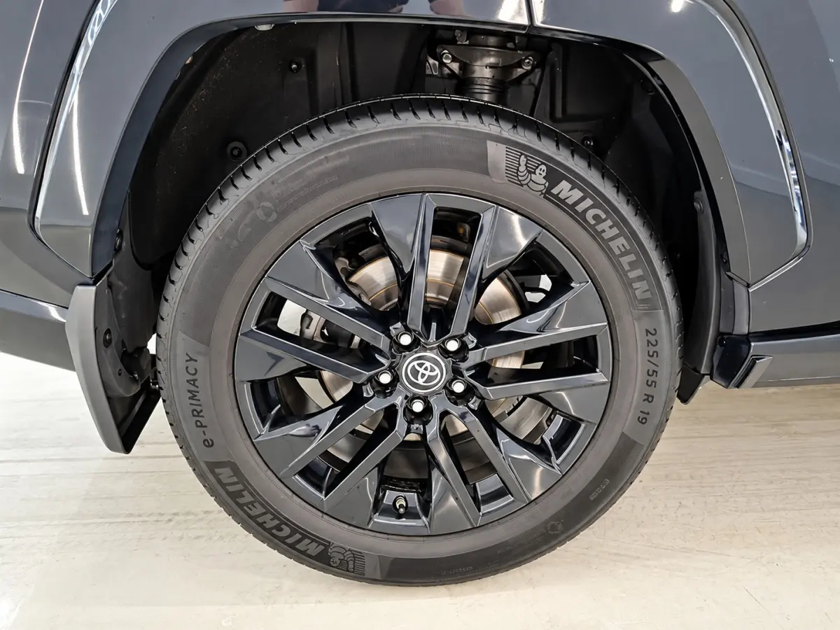 2.5 Hybrid AWD Black Edition