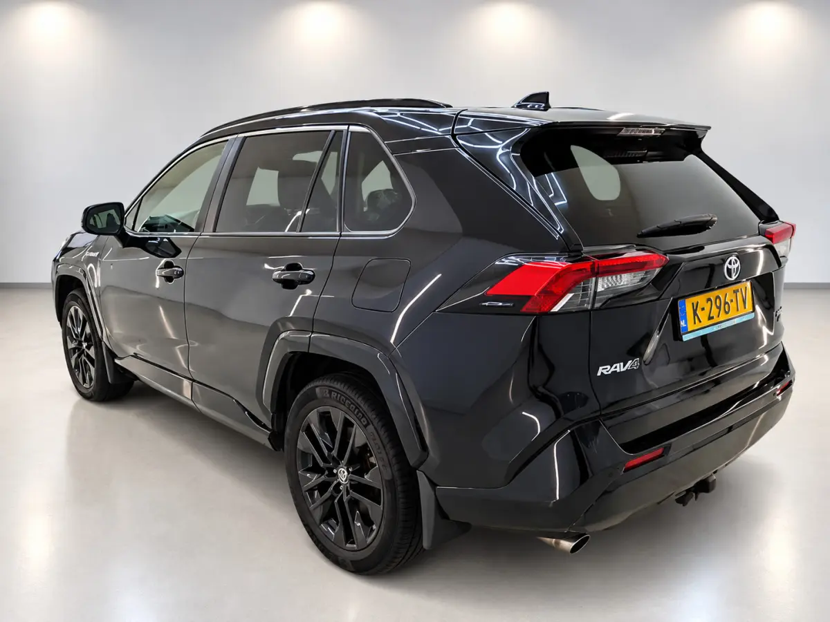 2.5 Hybrid AWD Black Edition