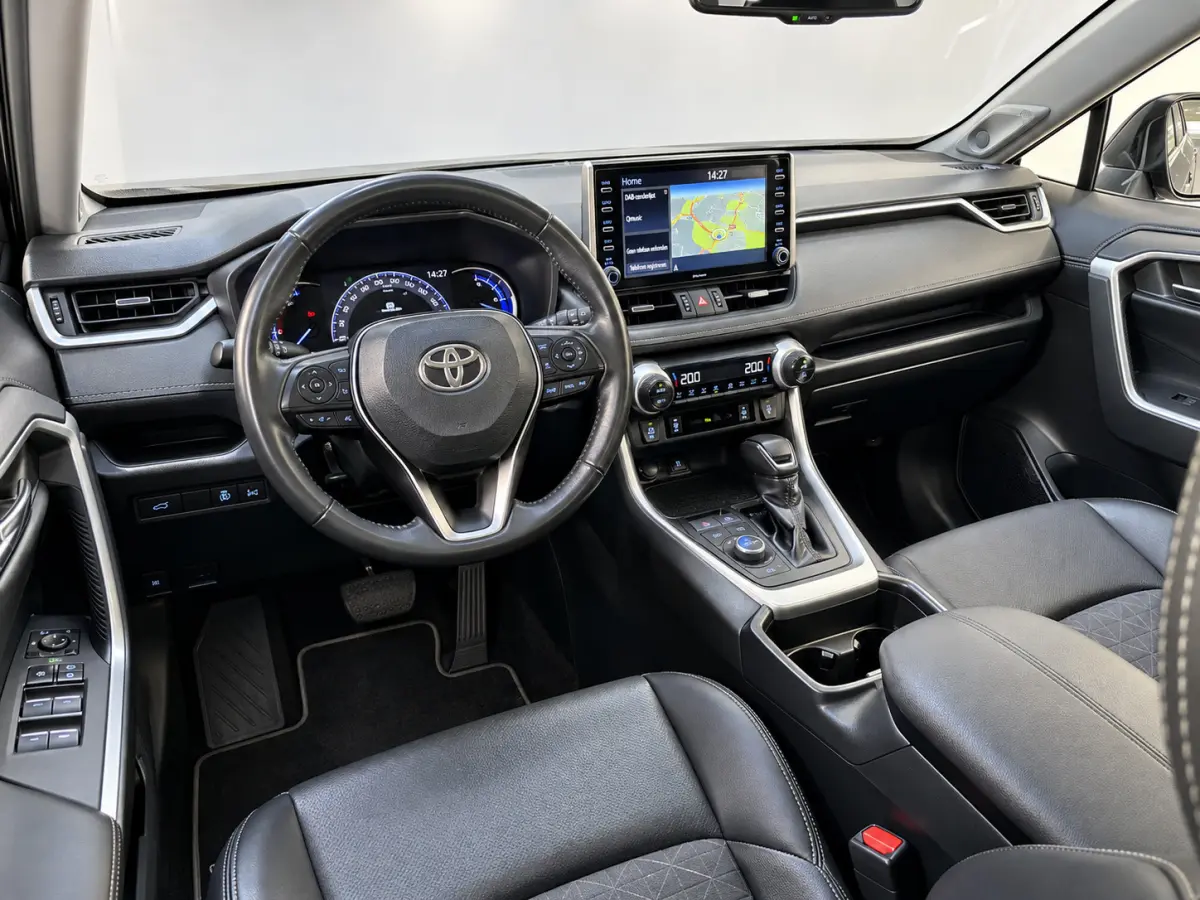2.5 Hybrid AWD Black Edition